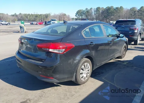 2017 Kia Forte Lx z USA, uszkodzony, nr VIN 3KPFK4A70HE042761